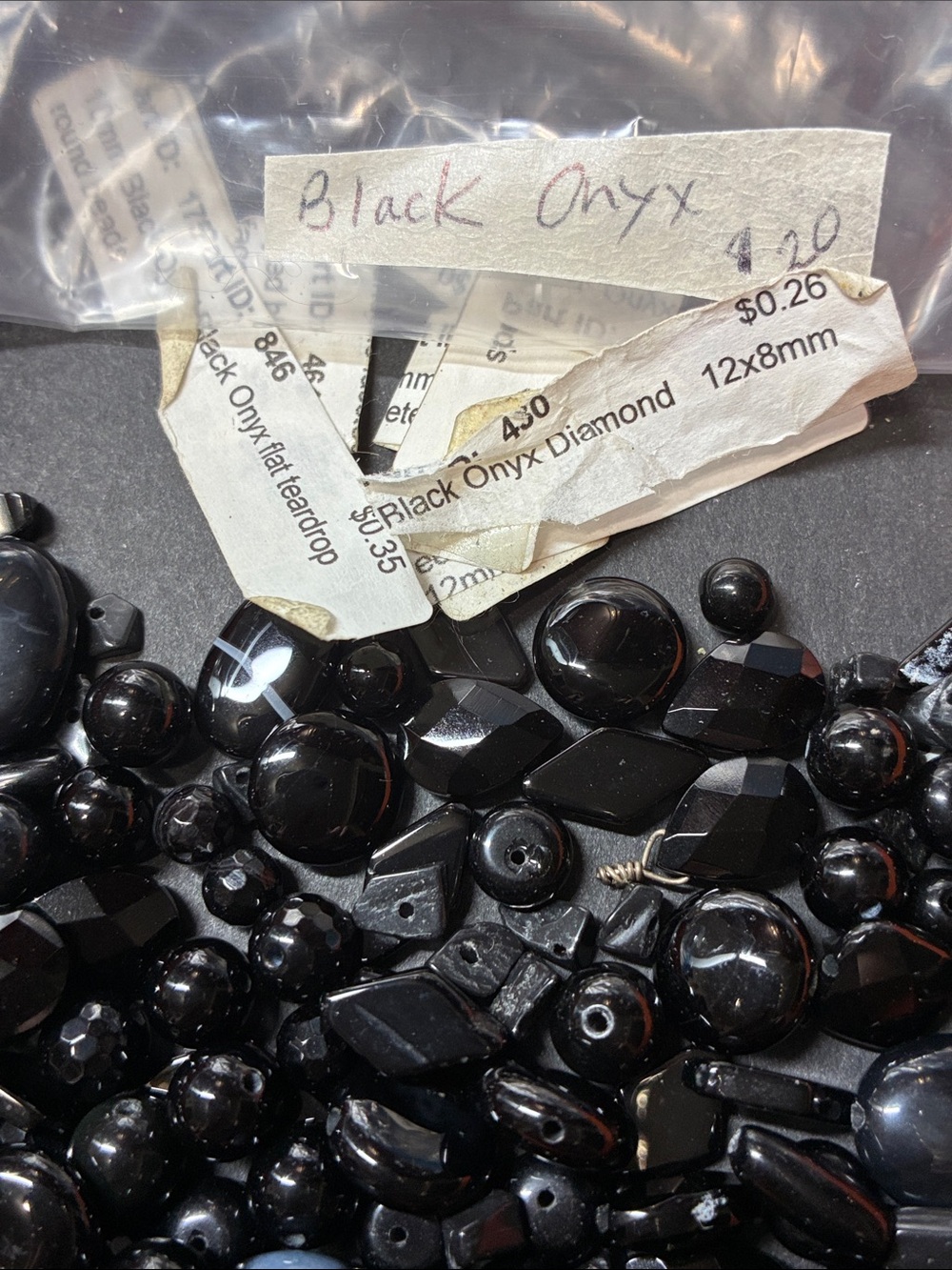 Lot of 2+ pounds of assorted black and grey gemstone beads - Picture 8 of 14